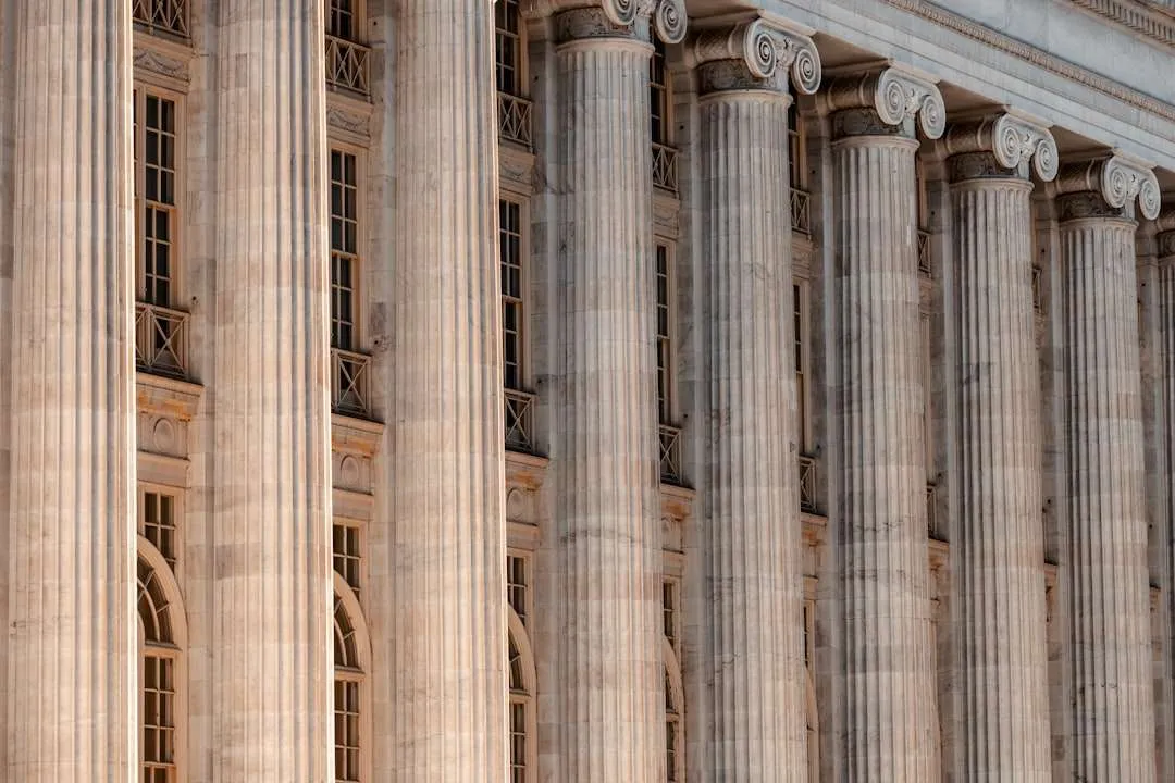 Columnas de edificio de justicia